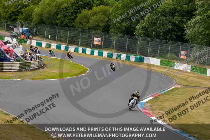 Vintage motorcycle club;eventdigitalimages;mallory park;mallory park trackday photographs;no limits trackdays;peter wileman photography;trackday digital images;trackday photos;vmcc festival 1000 bikes photographs